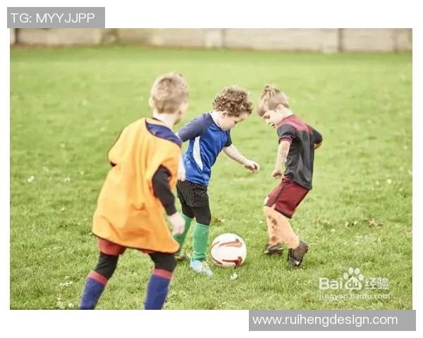 盘点那些从婴儿照到巨星舞台的足球传奇成长故事